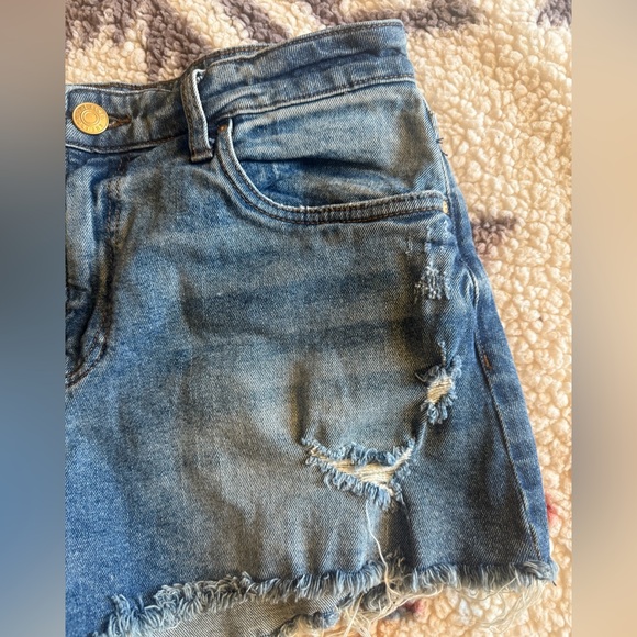 Kut From the Kloth Jane High Rise Denim Shorts Size 8 Medium Wash - Picture 8 of 9